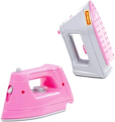Petit fer à repasser pour jeune ménagère