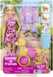 Poupée Barbie avec son chien en promenade