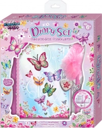 Geheim dagboek met slot en sierlijke potlood