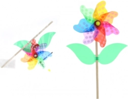 Windrad Blume an Kunststoffstange