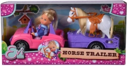 pop Evička met jeep en paardenaanhanger