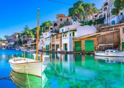 Bluebird puzzle Fishing Harbor in Cala Figuera 500 pieces