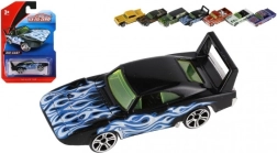 Metalen en kunststof mini-autootje 8 cm met freewheel – mix van kleuren