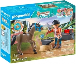 Playmobil Ranch bij de Waterval met Smid Ben en Paard Achilles