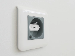 Bescherming van elektrische stopcontacten wit