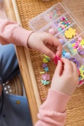 Sieraden maken – trendy kleurrijke sieraden voor kinderen