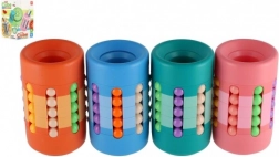 Kleurrijke puzzeltoren en potloodhouder