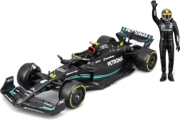 mercedes-amg f1 w14 e 1:24 met coureursfiguur lewis hamilton van bburago