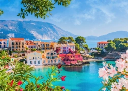 Puzzle Colorful Village Assos Greece 500 pieces