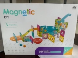 Magnetic building set – marble run with funnel, 91 pcs