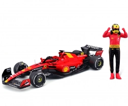 metalen model bburago ferrari sf23 1:24 met coureursfiguur