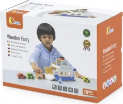 Houten veerboot met autootjes en bemanning