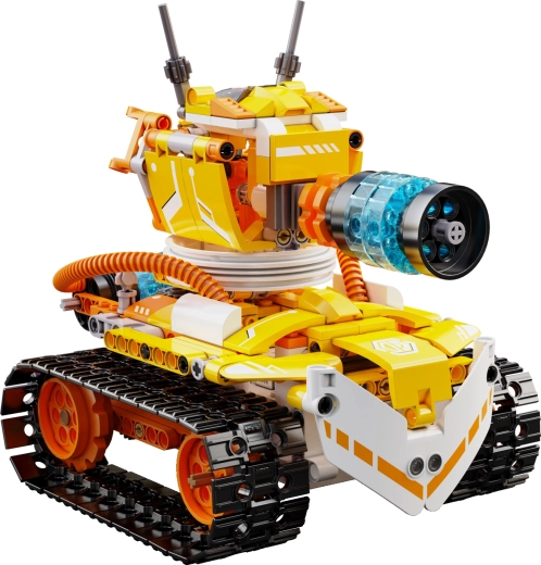 3-in-1: robot, tank, and transporter from one set