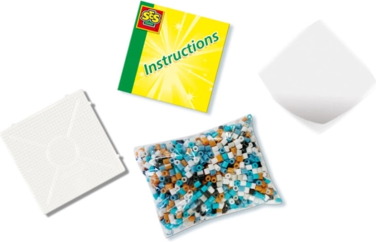 Complete set including a pegboard and ironing paper