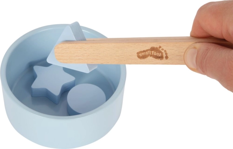 Ondersteuning van de fijne motoriek met houten pincet