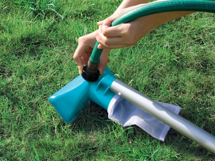 Garden-hose floor vacuum