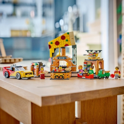 Zubehör und Minifiguren fürs Restaurant-Rollenspiel