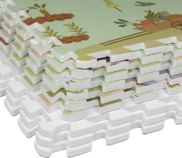 Safe and comfortable space for first steps