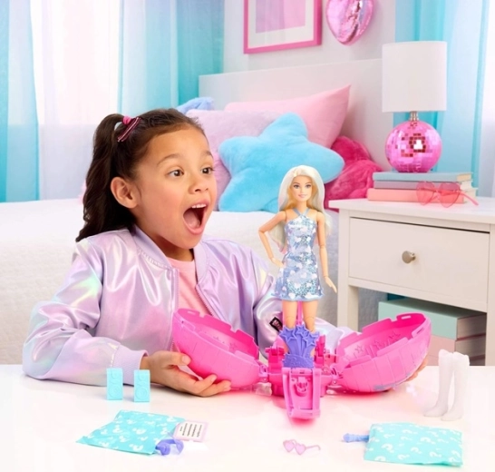 Popstar stories with accessories and a poseable doll