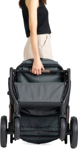 One-hand folding and compact storage