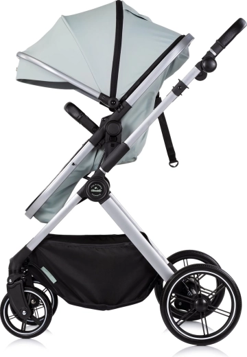 Large extendable canopy with window