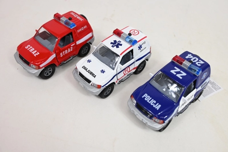 Reddings-terreinwagen met licht en geluid (politie / ambulance / brandweer)
