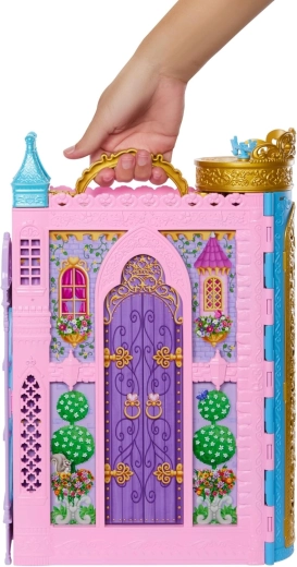 Portable castle with a practical handle