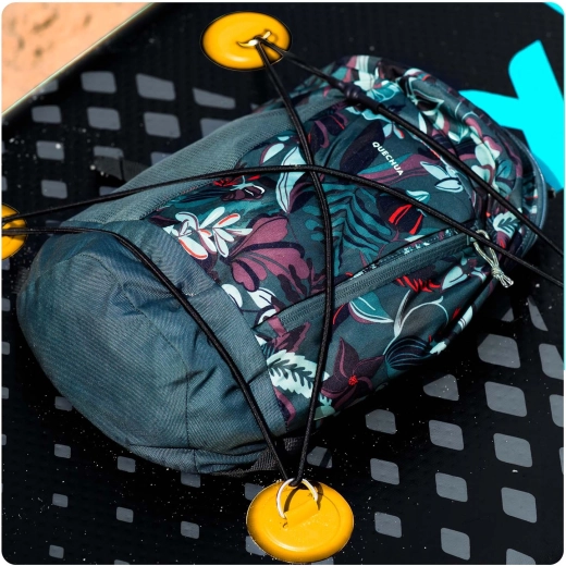 Rangement pratique de l’équipement à bord