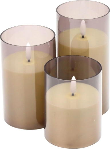 Elegant decor in varying heights