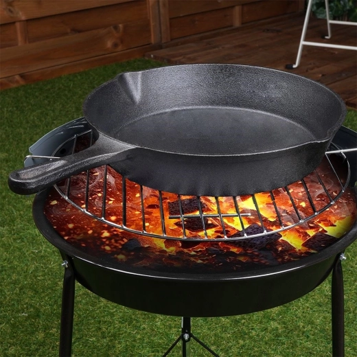 Versatile use on the stovetop, in the oven, and over fire