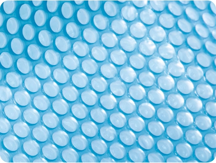 Insulating bubbles for reduced heat loss