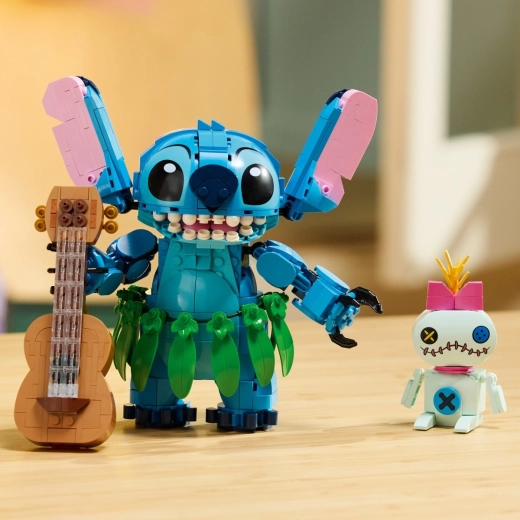 Poseable Stitch as room decor