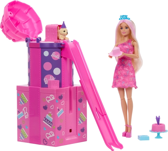 Toboggan pour le chiot et jeu de rôles amusant