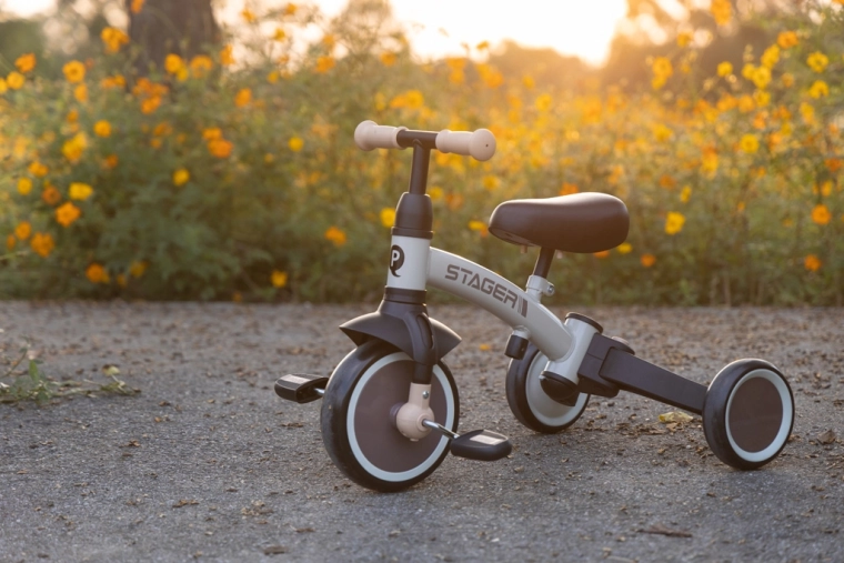 Maintenance-free EVA wheels and smart comfort details
