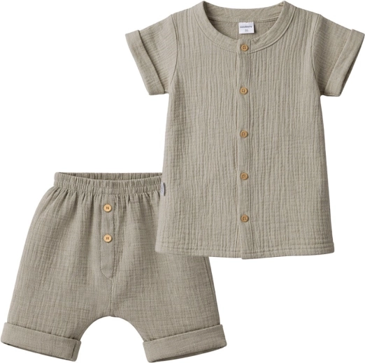 Light and breathable muslin