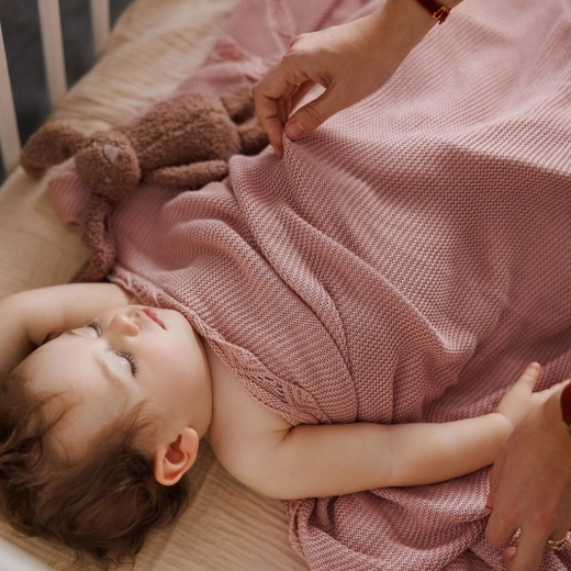 Taille pratique pour le lit et la poussette