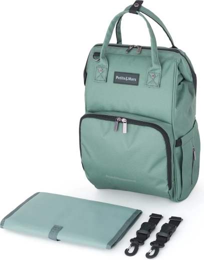 Hands free thanks to stroller attachment and luggage strap