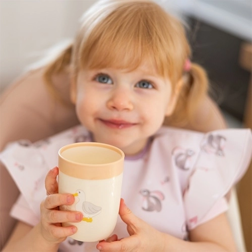 Open beker ondersteunt een gezonde ontwikkeling