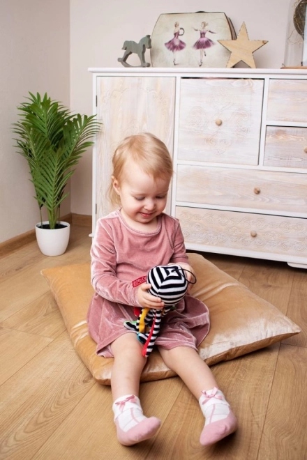 Lus voor eenvoudig ophangen aan kinderwagen of wieg