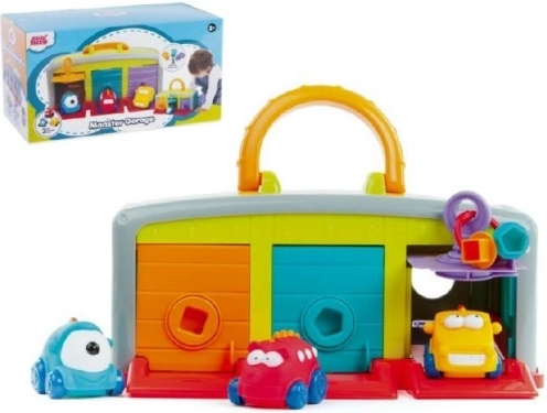Garage für Spielzeugautos mit drei Autos und Zubehör