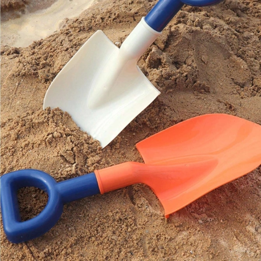 Wide shovel for fast scooping