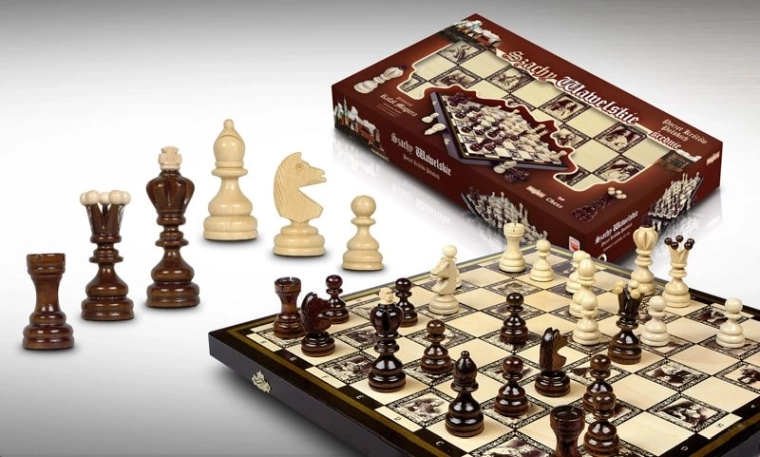 Wawel Chess Set, Medium, 44 cm