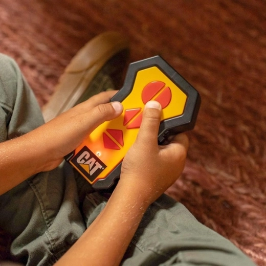 Wireless remote control for smooth handling