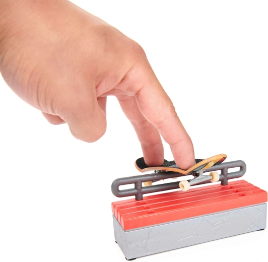 Banc avec grind rail pour figures et combinaisons