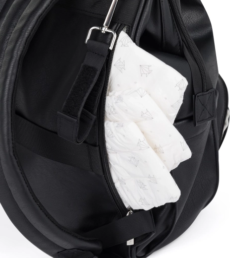 Quick access and insulated bottle pockets