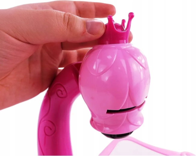 Adjustable focus and movable projector head