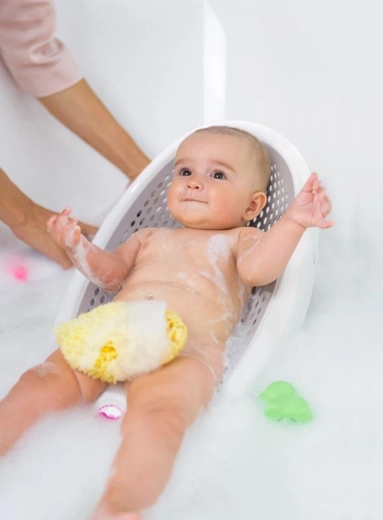 Comfortabele ondersteuning voor je baby tijdens het badderen