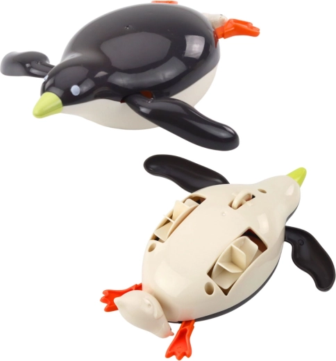 Swims and “paddles” thanks to the mechanism