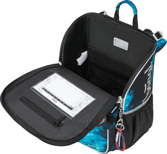 Smart opening and tidy interior