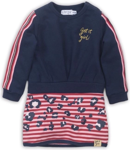 Sporty look with stripes